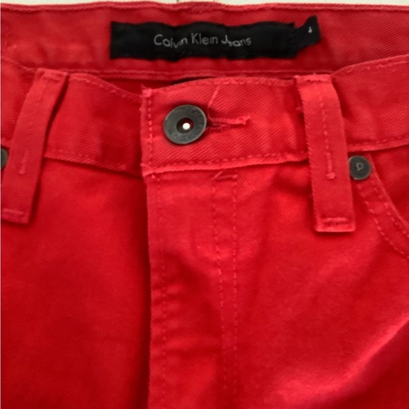 Calvin Klein red denim shorts like new 4 - Picture 3 of 6